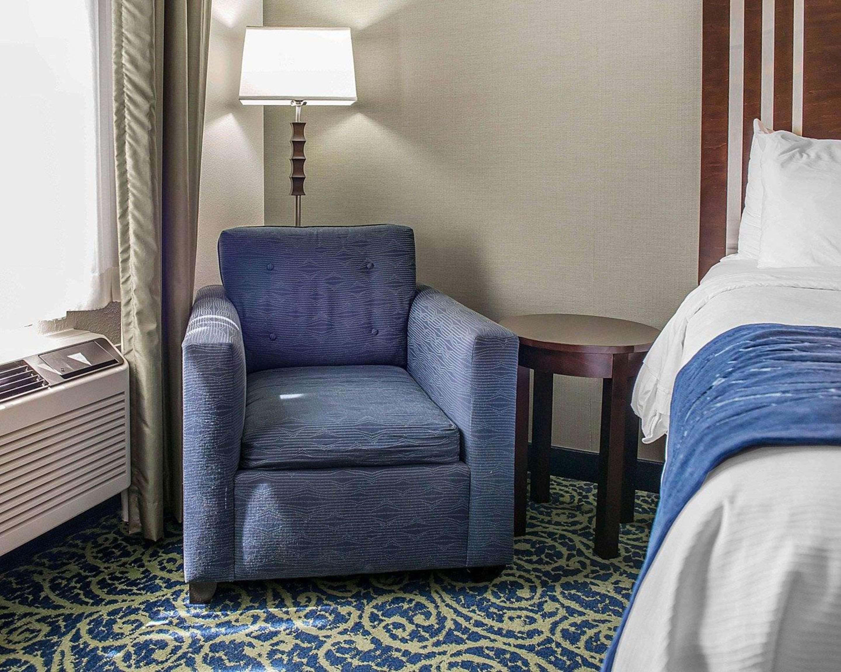 Comfort Inn & Suites Butler Exteriér fotografie