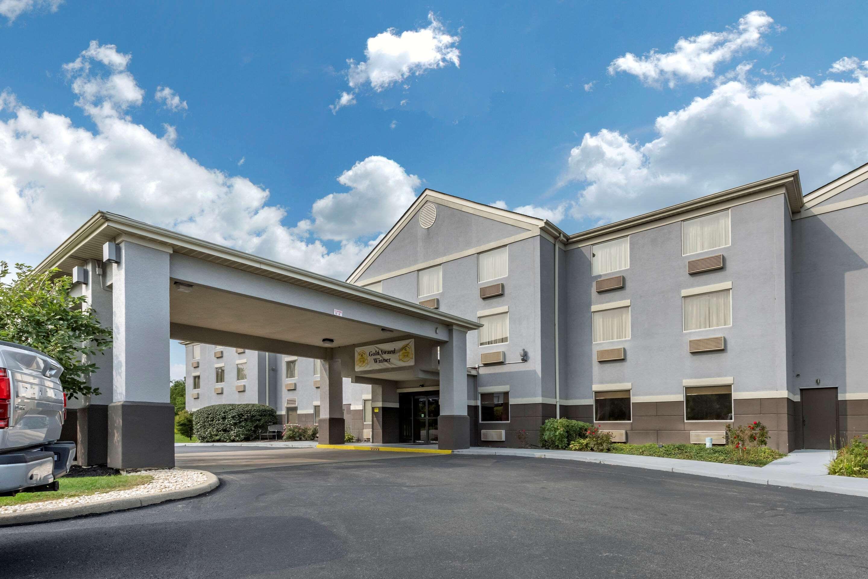 Comfort Inn & Suites Butler Exteriér fotografie