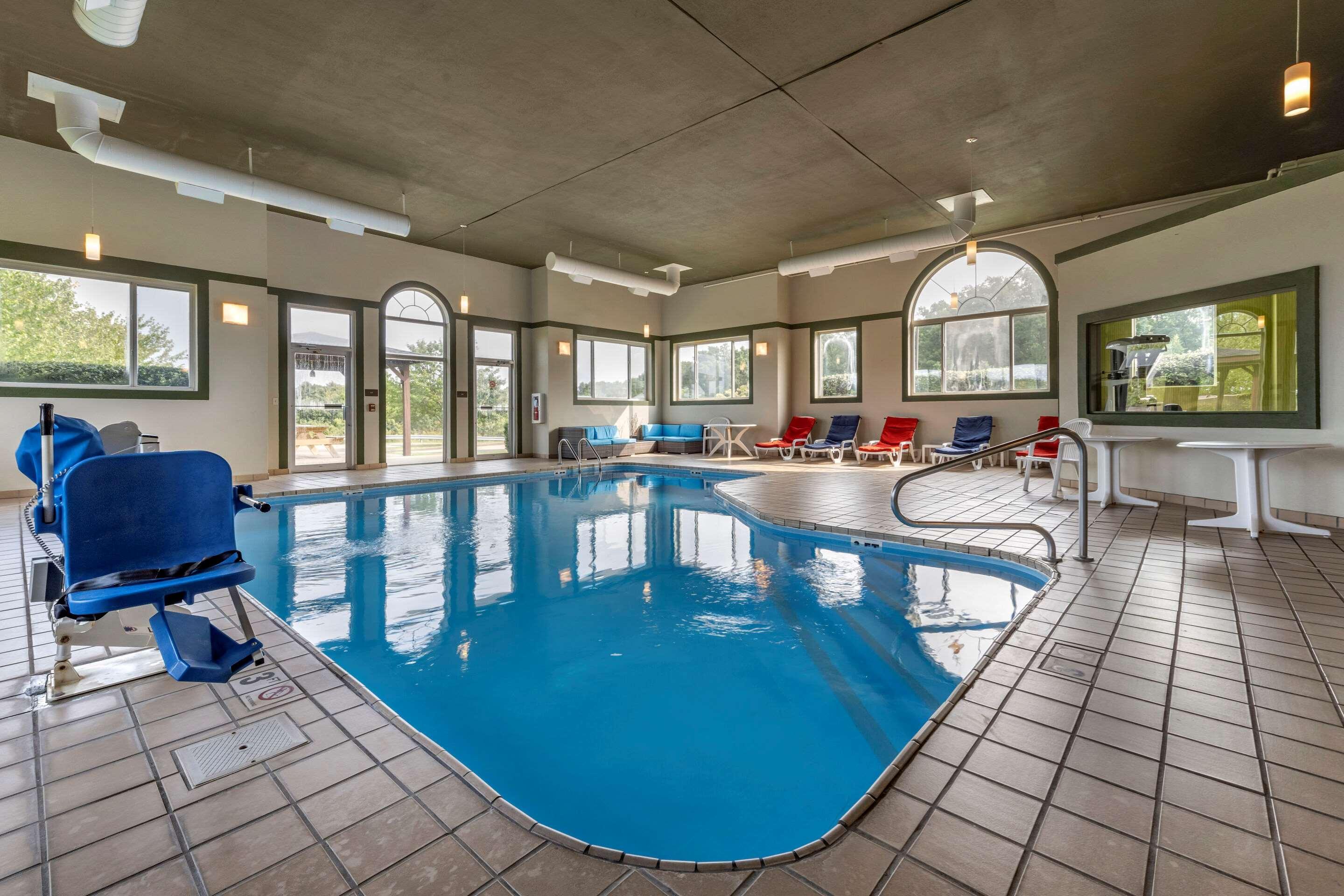 Comfort Inn & Suites Butler Exteriér fotografie